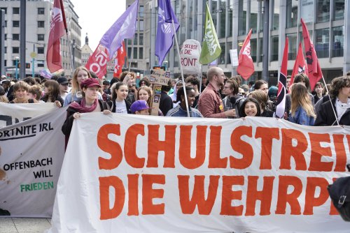 Schulstreik gegen Wehrpflicht